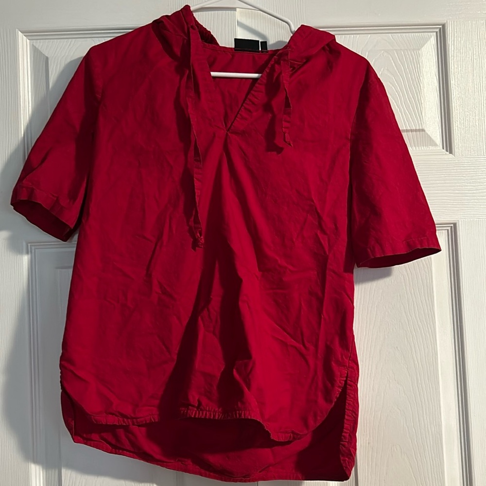 Red short sleeve hooded top